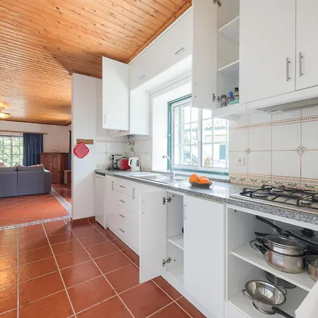 Hébergement de vacances Charming Granite In Beautiful Surroundings *