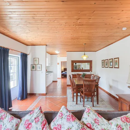 Charming Granite In Beautiful Surroundings Holiday home