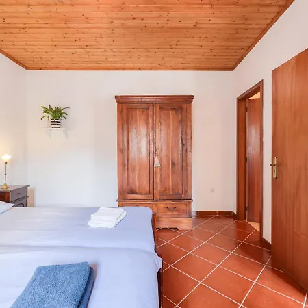 Charming Granite In Beautiful Surroundings