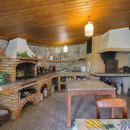 Charming Granite In Beautiful Surroundings Hébergement de vacances *