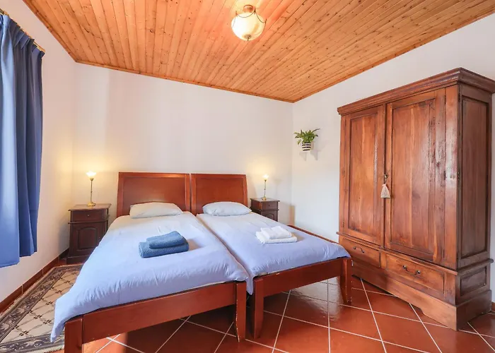 Charming Granite In Beautiful Surroundings Casal Diz