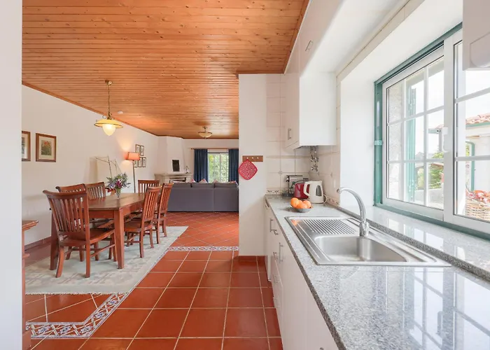 Charming Granite In Beautiful Surroundings Casal Diz