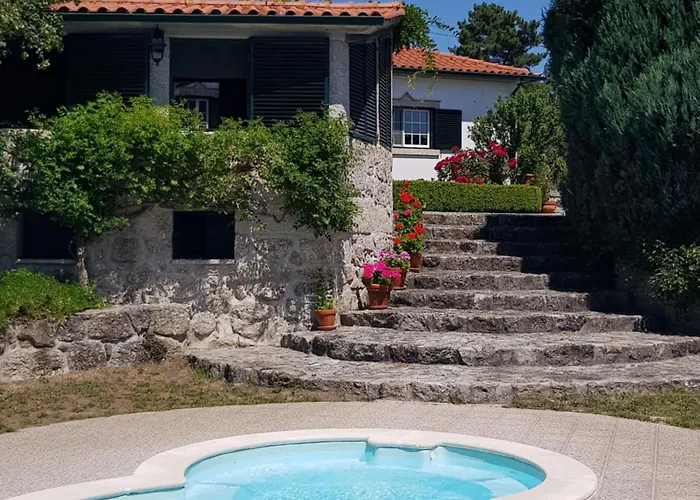 Charming Granite In Beautiful Surroundings *