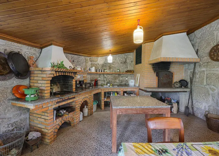 Charming Granite In Beautiful Surroundings Ferienhaus *